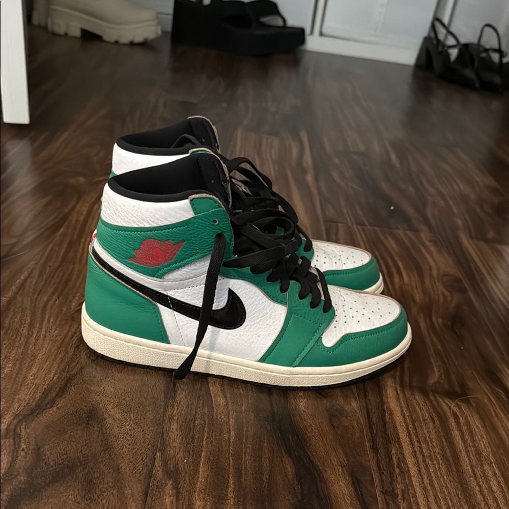 Nike Retro Mid OG Lucky Green Jordans